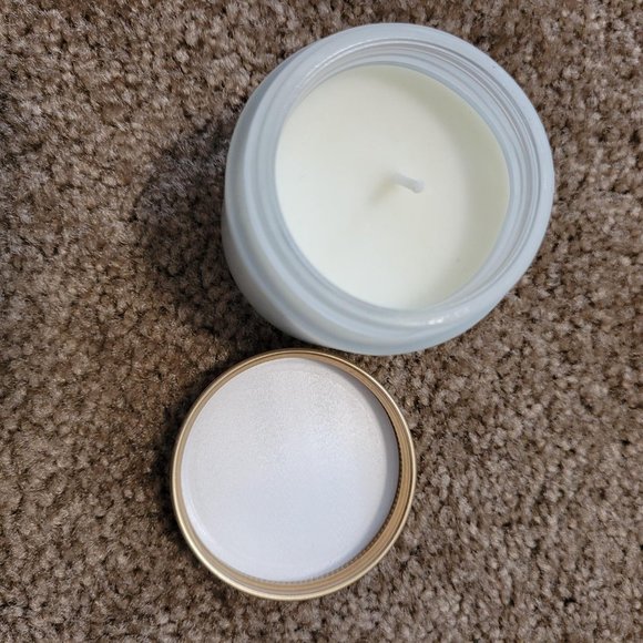 NWT! Enjoy the Good Times- delicate aroma candle- white tea scent - Picture 3 of 4